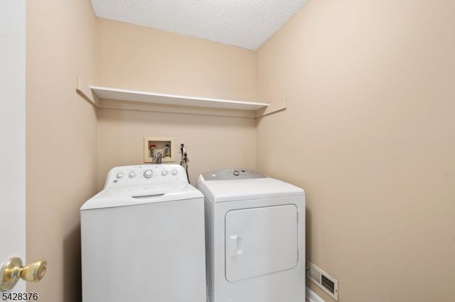 1304 Palley Ct, Bridgewater Twp., NJ 08807
