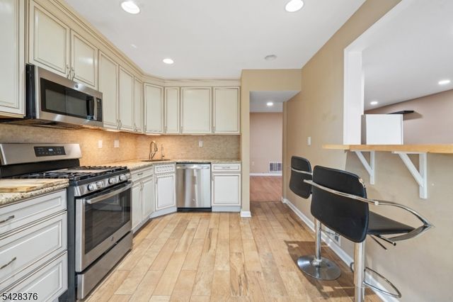 1304 Palley Ct, Bridgewater Twp., NJ 08807