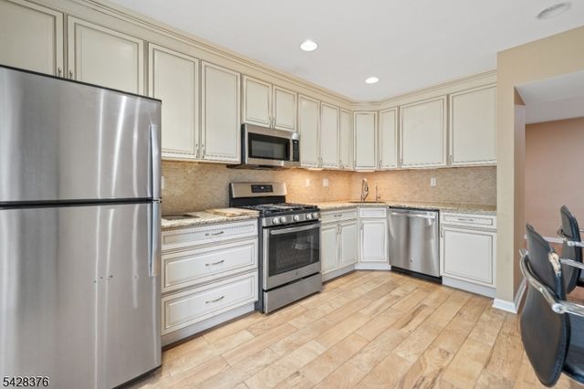 1304 Palley Ct, Bridgewater Twp., NJ 08807