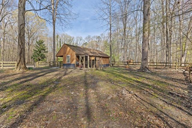 715 Paula DR, Chesapeake, VA 23322