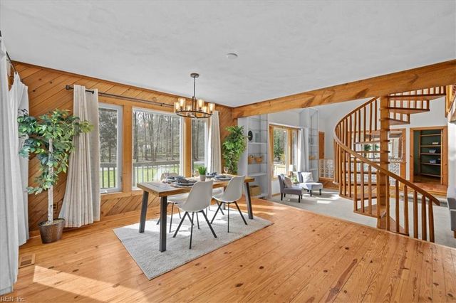 715 Paula DR, Chesapeake, VA 23322