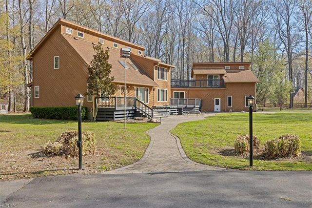 715 Paula DR, Chesapeake, VA 23322