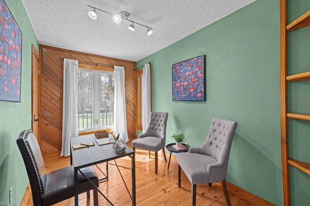 715 Paula DR, Chesapeake, VA 23322