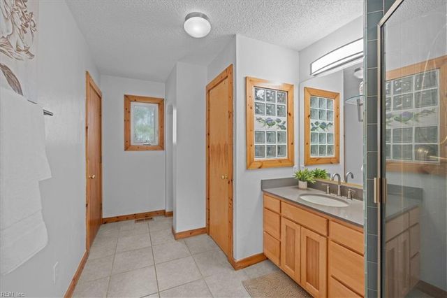 715 Paula DR, Chesapeake, VA 23322