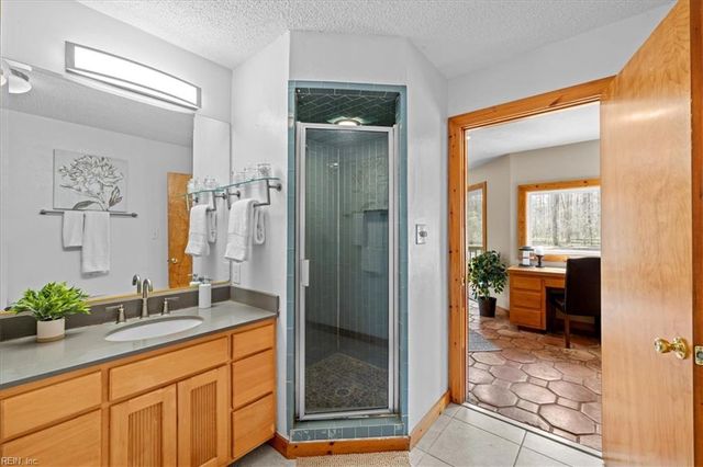 715 Paula DR, Chesapeake, VA 23322