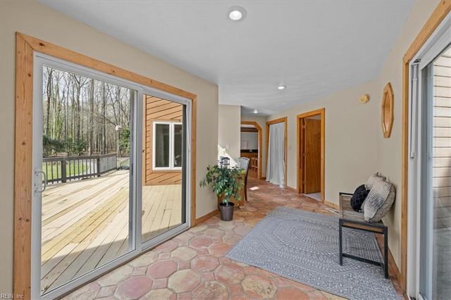 715 Paula DR, Chesapeake, VA 23322