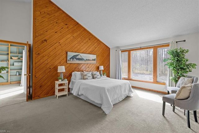 715 Paula DR, Chesapeake, VA 23322