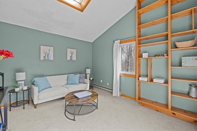 715 Paula DR, Chesapeake, VA 23322