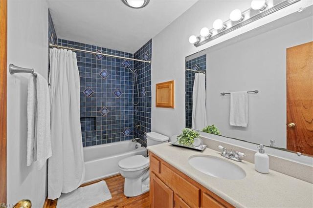 715 Paula DR, Chesapeake, VA 23322