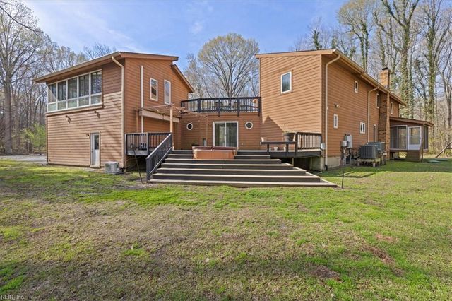 715 Paula DR, Chesapeake, VA 23322