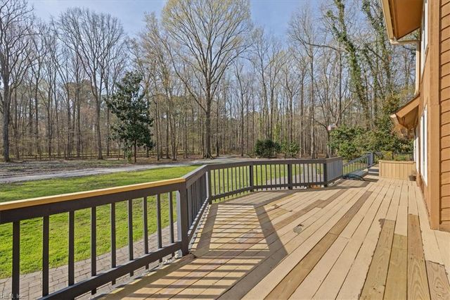 715 Paula DR, Chesapeake, VA 23322