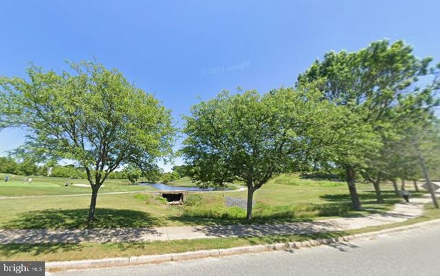 90 LA COSTA DR, Blackwood, NJ 08012
