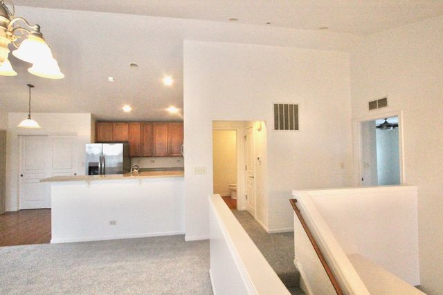 2711 Neubauer Circle, Lindenhurst, IL 60046