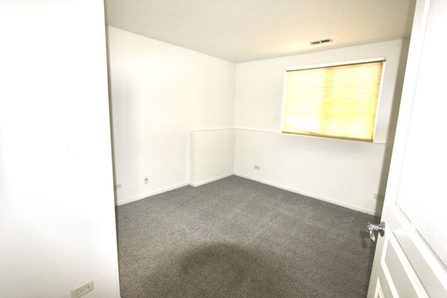 2711 Neubauer Circle, Lindenhurst, IL 60046