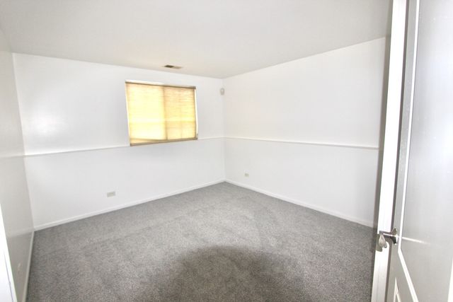 2711 Neubauer Circle, Lindenhurst, IL 60046