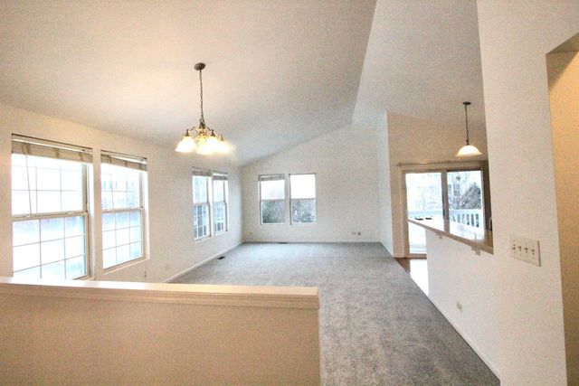 2711 Neubauer Circle, Lindenhurst, IL 60046