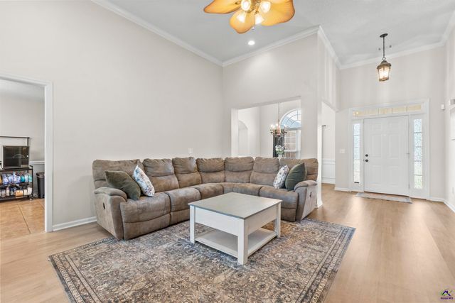 125 Emberly Lane, Warner Robins, GA 31088