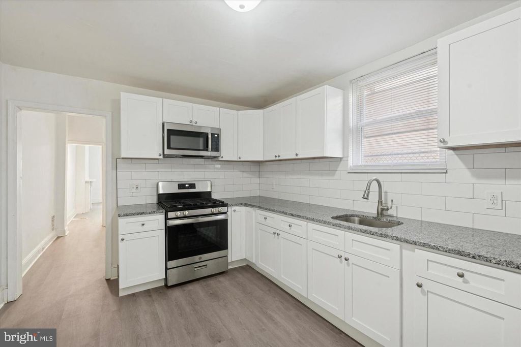2329 W THOMPSON ST, PHILADELPHIA, PA 19121 — photo 2