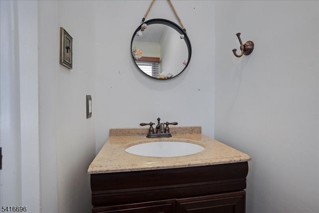 9 Fairway Trl, Sparta Twp., NJ 07871