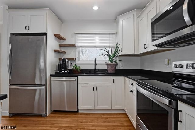 9 Fairway Trl, Sparta Twp., NJ 07871