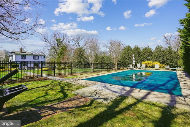 12 WALL ST, Rockville, MD 20850