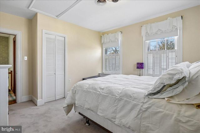 12 WALL ST, Rockville, MD 20850