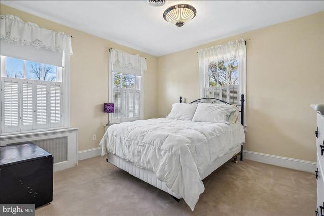 12 WALL ST, Rockville, MD 20850