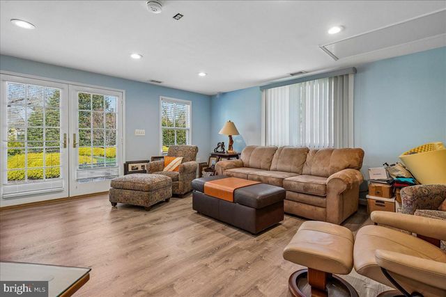 12 WALL ST, Rockville, MD 20850