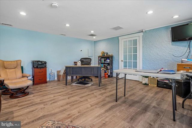 12 WALL ST, Rockville, MD 20850