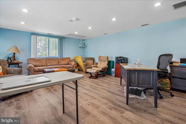 12 WALL ST, Rockville, MD 20850