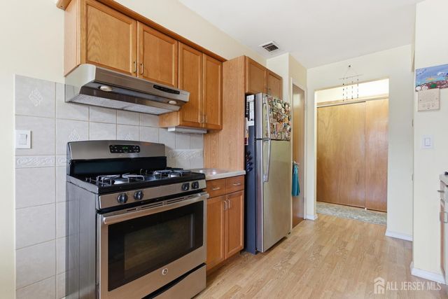 816 Sharon Garden Court, Woodbridge Proper, NJ 07095