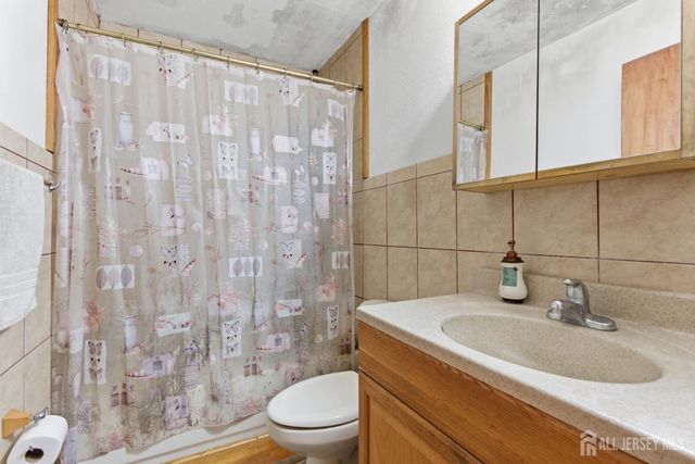 816 Sharon Garden Court, Woodbridge Proper, NJ 07095