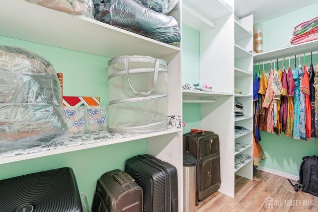 816 Sharon Garden Court, Woodbridge Proper, NJ 07095