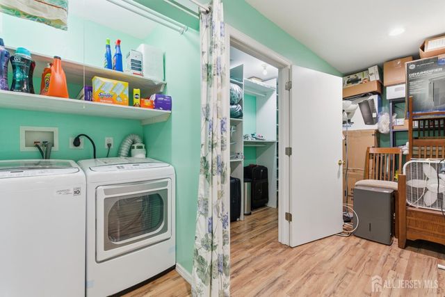 816 Sharon Garden Court, Woodbridge Proper, NJ 07095