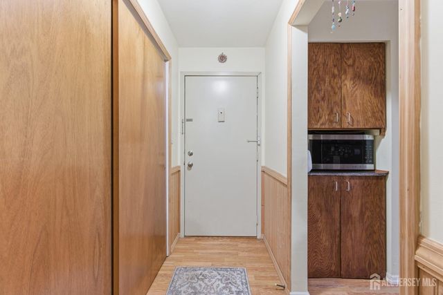 816 Sharon Garden Court, Woodbridge Proper, NJ 07095