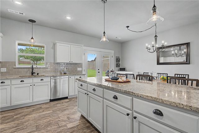 515 Oak Run Lane, Cave Springs, AR 72718
