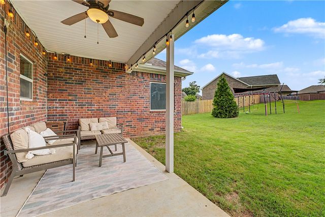 515 Oak Run Lane, Cave Springs, AR 72718