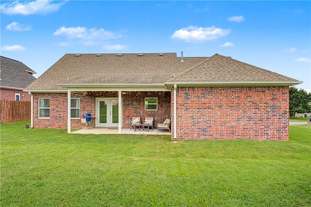 515 Oak Run Lane, Cave Springs, AR 72718