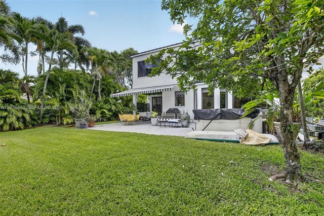 16711 SW 14th Street, Pembroke Pines, FL 33027