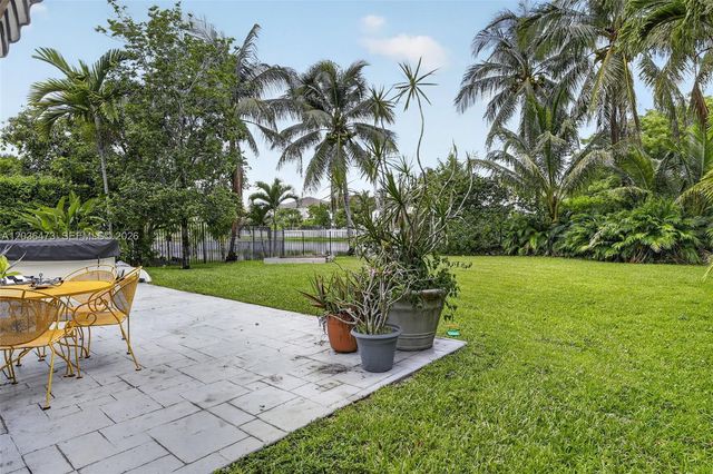 16711 SW 14th Street, Pembroke Pines, FL 33027