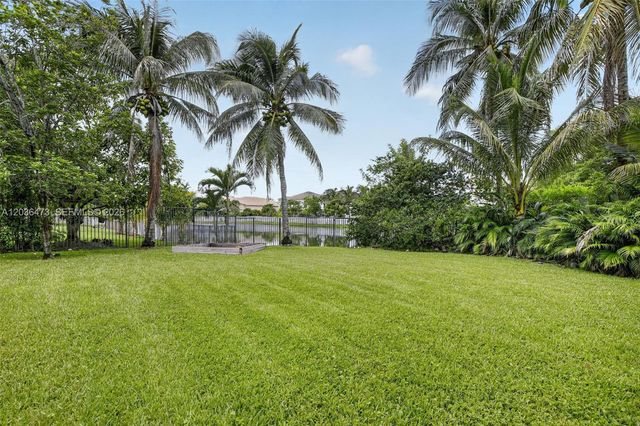 16711 SW 14th Street, Pembroke Pines, FL 33027