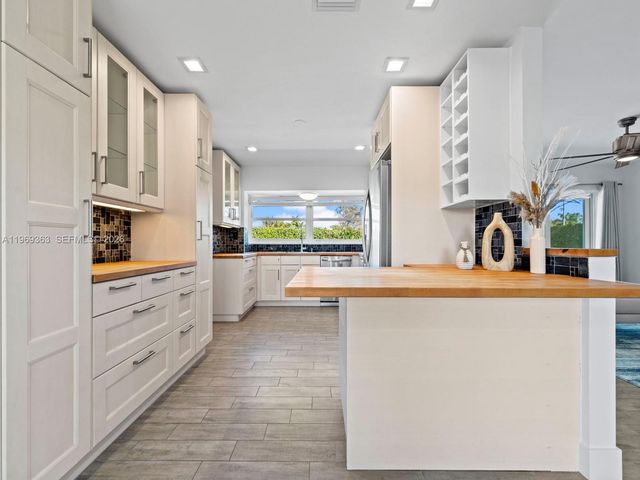 9361 SW 102nd Ct, Miami, FL 33176