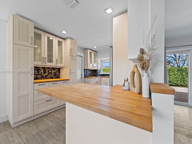 9361 SW 102nd Ct, Miami, FL 33176