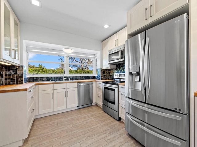 9361 SW 102nd Ct, Miami, FL 33176