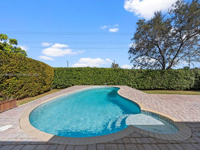 9361 SW 102nd Ct, Miami, FL 33176