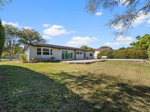 9361 SW 102nd Ct, Miami, FL 33176