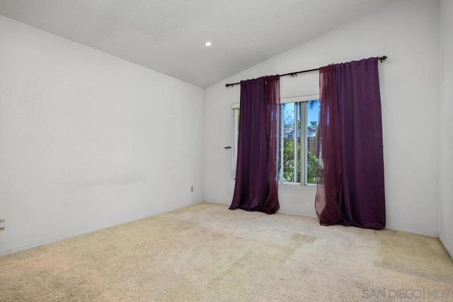 950 Tempera Ct, Oceanside, CA 92057