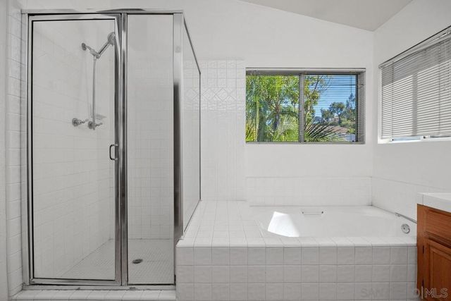 950 Tempera Ct, Oceanside, CA 92057