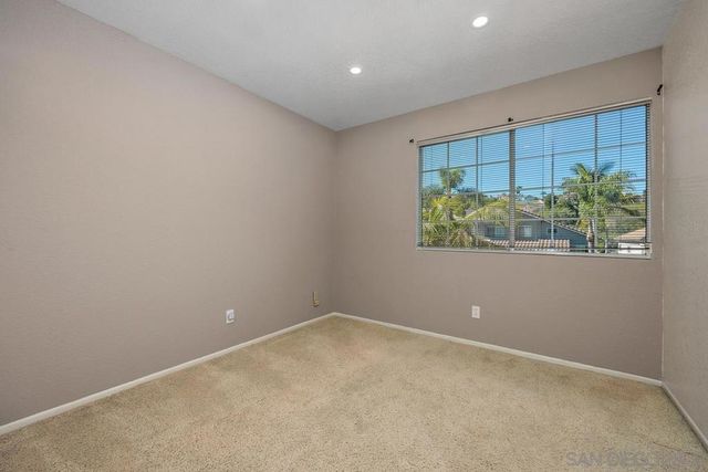 950 Tempera Ct, Oceanside, CA 92057