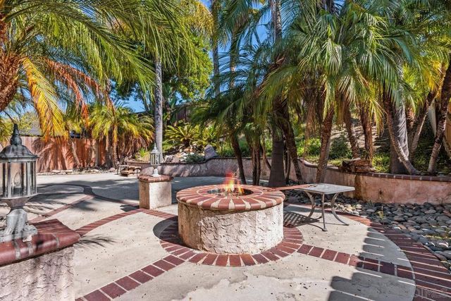 950 Tempera Ct, Oceanside, CA 92057